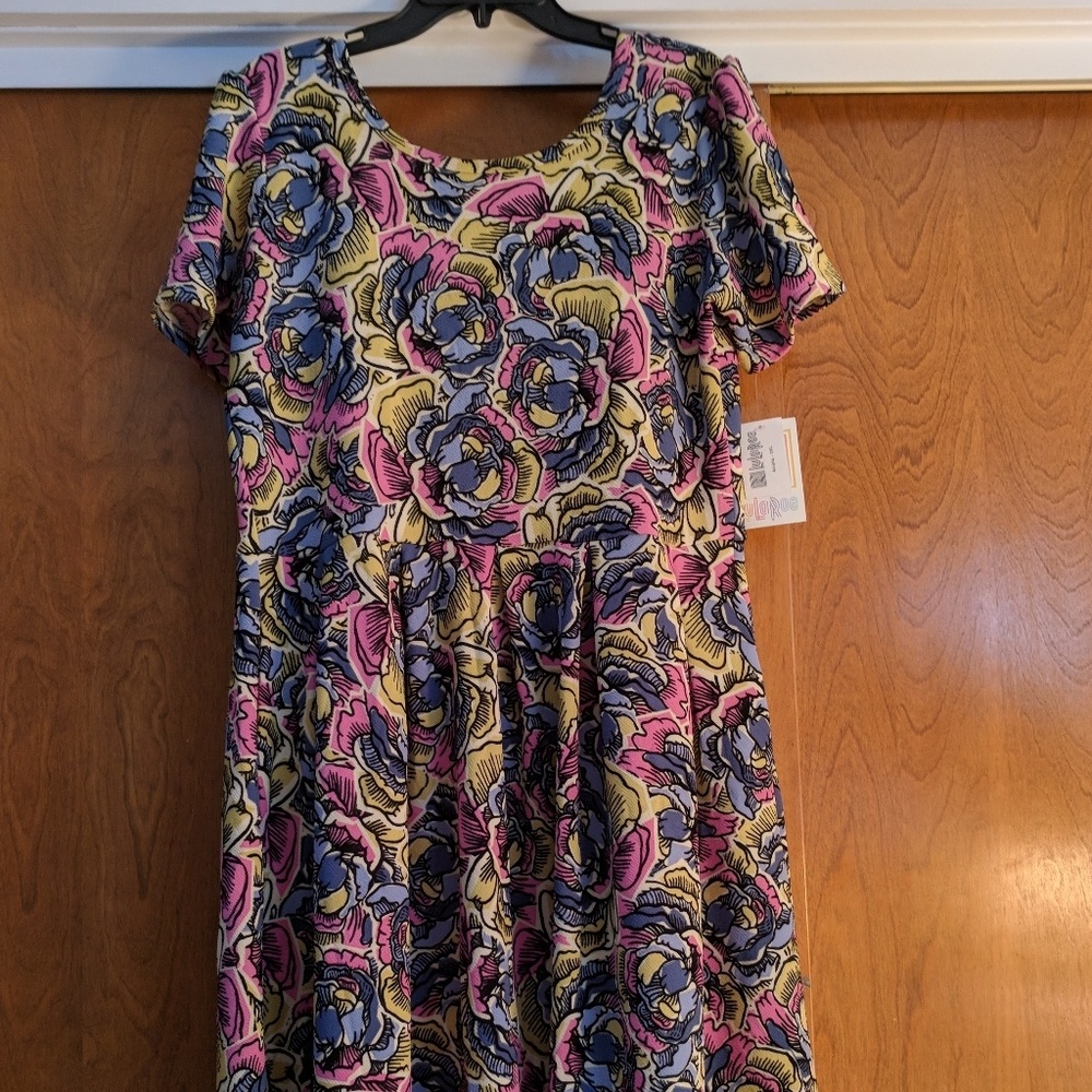 Lularoe Amelia 2XL  22w -24w  NWT 濾 Unicorn